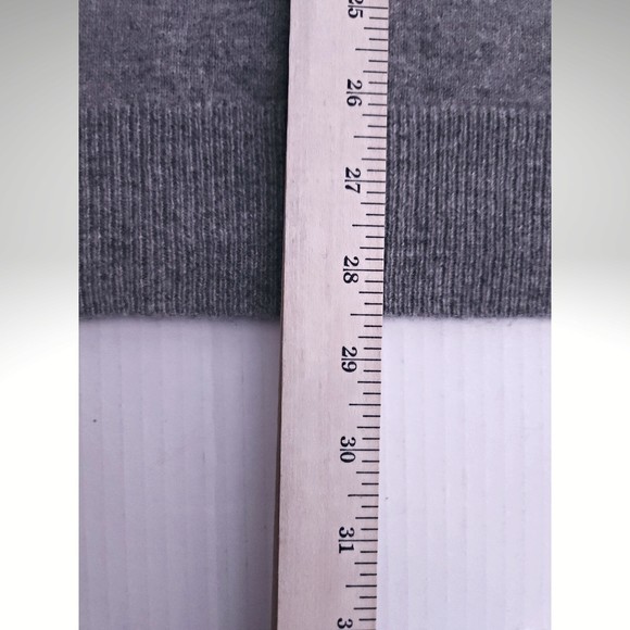 NEIMAN MARCUS Gray Cashmere V Neck With Collar Sweater - Extra Large - Picture 4 of 5